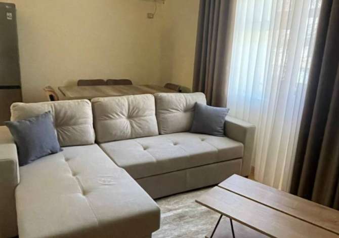 Jepet apartament me qera 2+1 te Bulevardi Zhan Dark