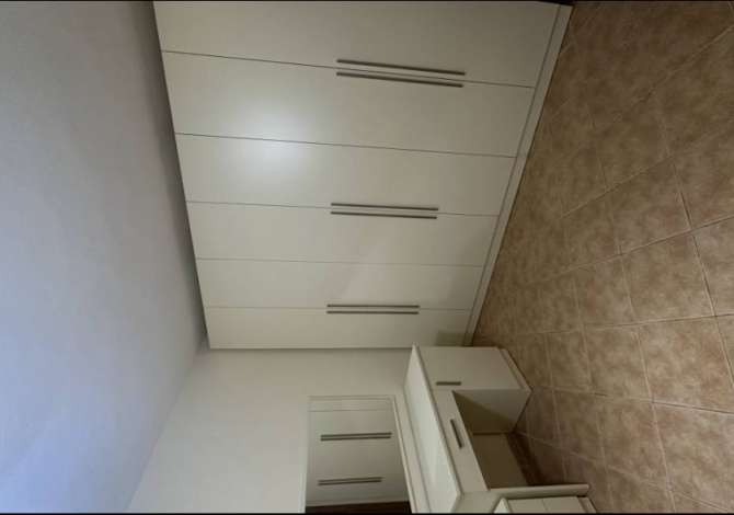 Shtepi me qera Apartament ne Tirane, 2+1, Mobilimi E mobiluar, Pagesa 800  Euro.