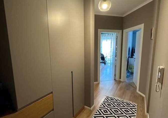 Shtepi ne shitje Apartament ne Tirane, 2+1, Mobilimi E mobiluar, Pagesa 165,000  Euro.