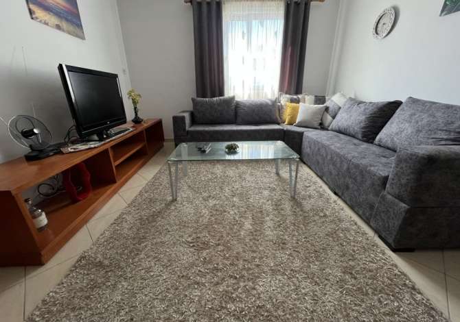 Shtepi me qera 2+1 ne Tirane - 400 Euro