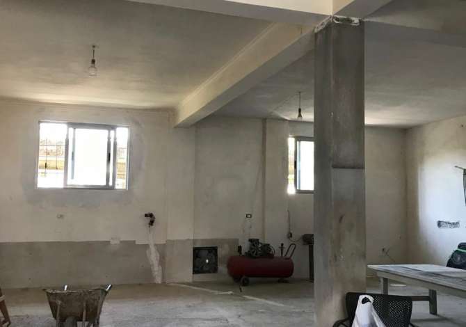 Ambient biznesi me qera 4+1 ne Tirane - 370 Euro