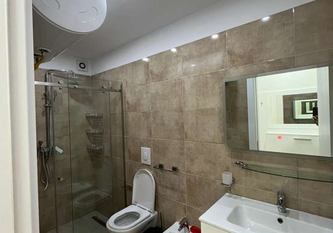 Shtepi me qera Apartament ne Tirane, 2+1, Mobilimi E mobiluar, Pagesa 850  Euro.