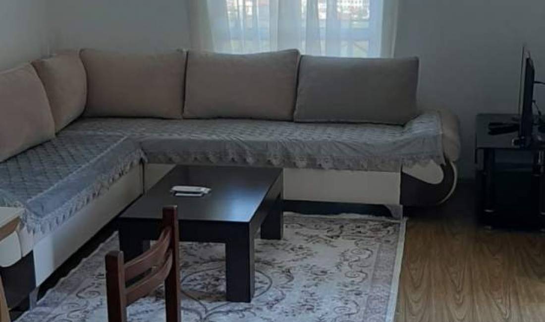 Shtepi me qera Apartament ne Tirane, 2+1, Mobilimi E mobiluar, Pagesa 450  Euro.