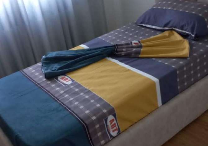 Shtepi me qera Apartament ne Tirane, 2+1, Mobilimi E mobiluar, Pagesa 450  Euro.