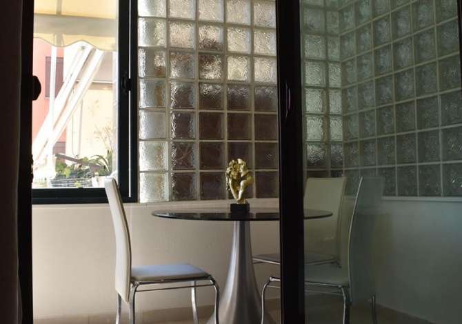 Shtepi me qera Apartament ne Tirane, 1+1, Mobilimi E mobiluar, Pagesa 700  Euro.