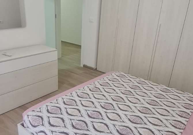 Shtepi me qera Apartament ne Tirane, 2+1, Mobilimi E mobiluar, Pagesa 700  Euro.