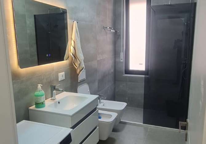 Shtepi me qera Apartament ne Tirane, 2+1, Mobilimi E mobiluar, Pagesa 700  Euro.