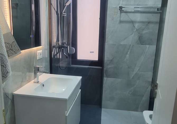 Shtepi me qera Apartament ne Tirane, 2+1, Mobilimi E mobiluar, Pagesa 700  Euro.