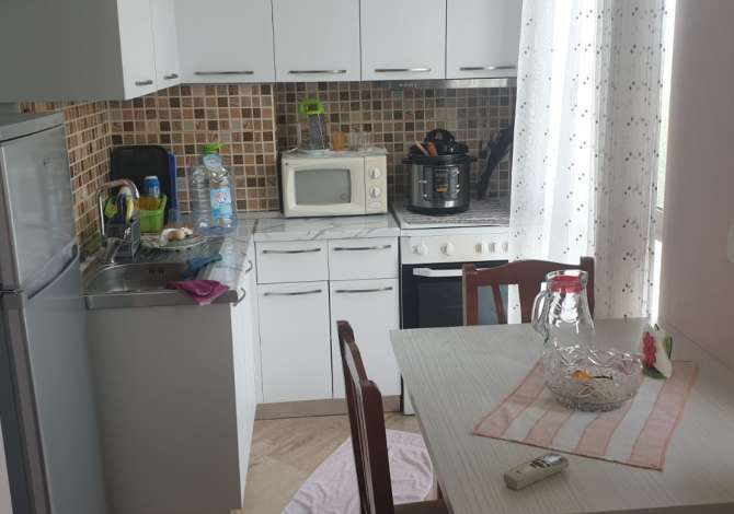 Shtepi me qera Apartament ne Tirane, 1+1, Mobilimi E mobiluar, Pagesa 35,000  Leke.