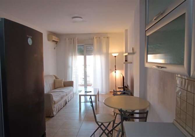 Shtepi me qera Apartament ne Tirane, 1+1, Mobilimi E mobiluar, Pagesa 500  Euro.