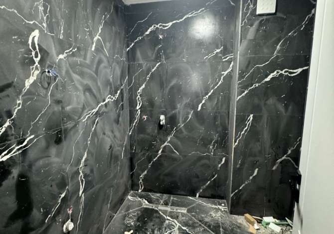 Shtepi ne shitje Apartament ne Tirane, 2+1, Mobilimi Bosh, pa mobiluar, Pagesa 180,000  Euro.