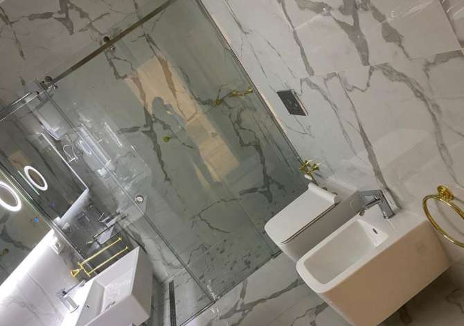 Shtepi me qera Apartament ne Tirane, 1+1, Mobilimi E mobiluar, Pagesa 1,000  Euro.