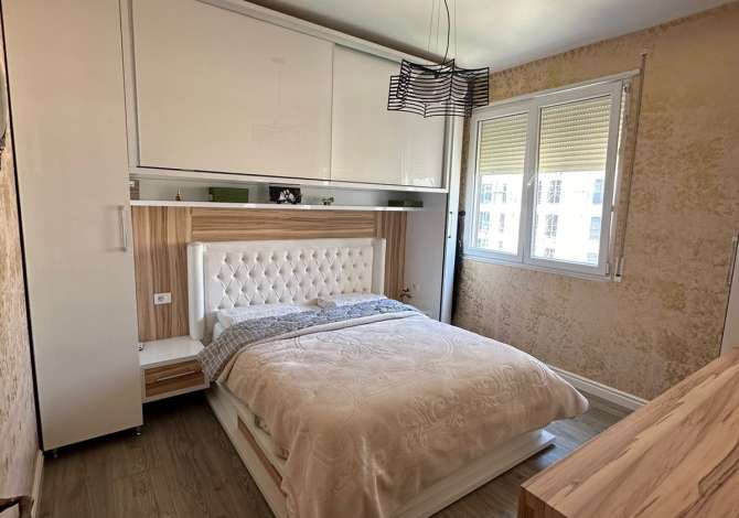 Shtepi me qera Apartament ne Tirane, 2+1, Mobilimi E mobiluar, Pagesa 700  Euro.