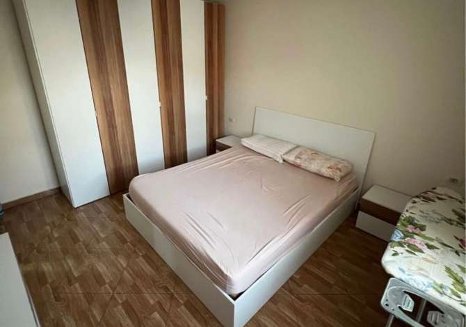 Shtepi me qera Apartament ne Tirane, 1+1, Mobilimi E mobiluar, Pagesa 490  Euro.