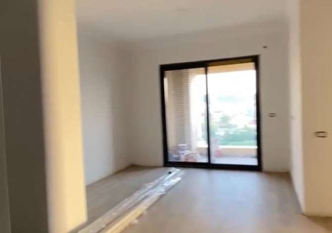 Shtepi ne shitje Apartament ne Tirane, 2+1, Mobilimi Bosh, pa mobiluar, Pagesa 170,000  Euro.