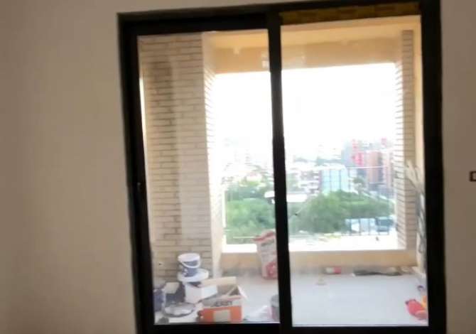 Shtepi ne shitje Apartament ne Tirane, 2+1, Mobilimi Bosh, pa mobiluar, Pagesa 170,000  Euro.