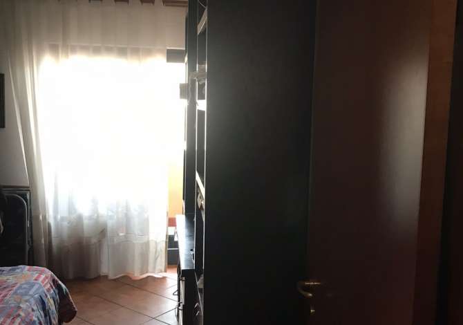 Shtepi me qera 3+1 ne Tirane - 1,000 Euro