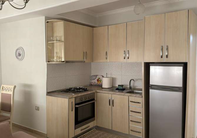 Shtepi me qera Apartament ne Tirane, 2+1, Mobilimi E mobiluar, Pagesa 600  Euro.