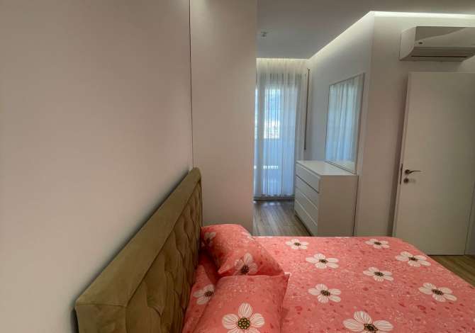 Shtepi me qera Apartament ne Tirane, 2+1, Mobilimi E mobiluar, Pagesa 650  Euro.