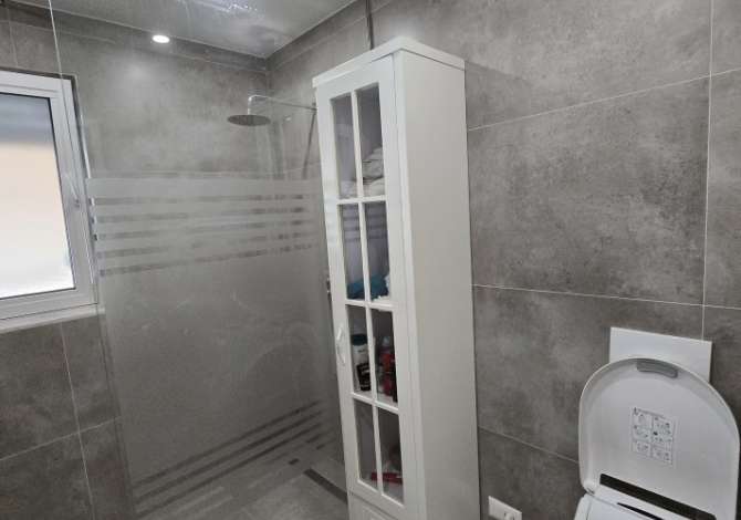 Shtepi ne shitje Apartament ne Tirane, 2+1, Mobilimi E mobiluar, Pagesa 250,000  Euro.
