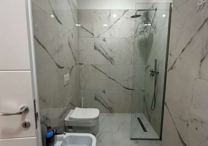 Shtepi me qera Apartament ne Tirane, 2+1, Mobilimi E mobiluar, Pagesa 1,200  Euro.