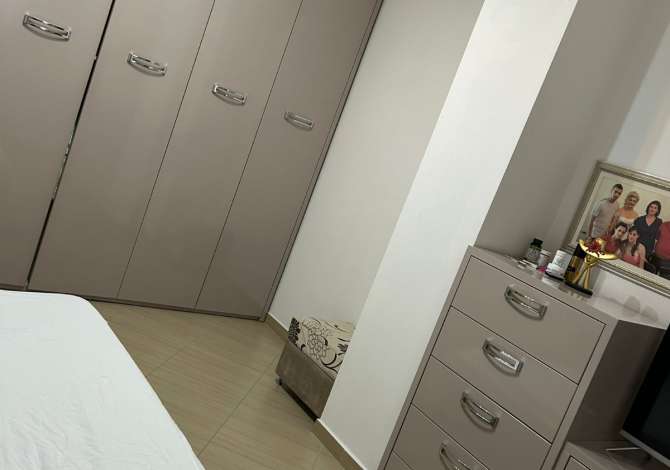 Shtepi me qera 7+1 ne Tirane - 2,500 Euro