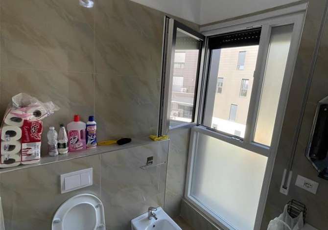 Shtepi me qera Apartament ne Tirane, 2+1, Mobilimi E mobiluar, Pagesa 650  Euro.