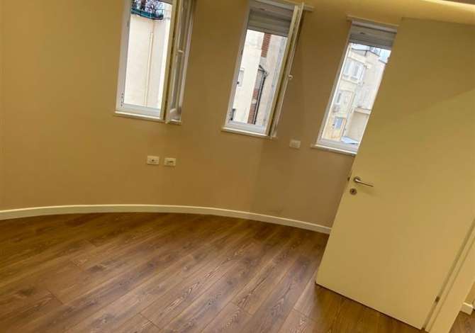 Shtepi me qera Apartament ne Tirane, 1+1, Mobilimi E mobiluar, Pagesa 1,000  Euro.