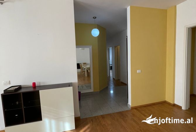 Shtepi me qera 3+1 ne Tirane - 1,500 Euro