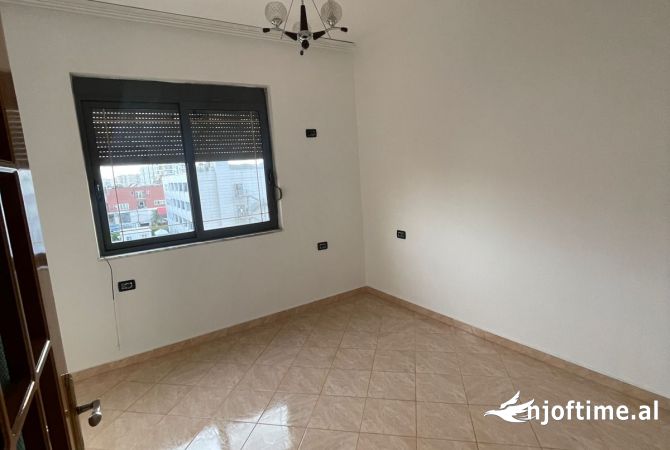 Shtepi me qera 2+1 ne Tirane - 500 Euro
