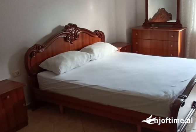 Shtepi me qera 2+1 ne Tirane - 650 Euro
