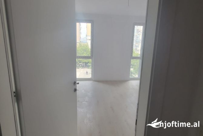 Shtepi me qera Apartament ne Tirane, 2+1, Mobilimi Bosh, pa mobiluar, Pagesa 500  Euro.