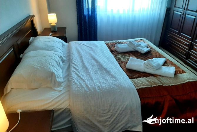 Shtepi me qera Apartament ne Tirane, 2+1, Mobilimi E mobiluar, Pagesa 400  Euro.