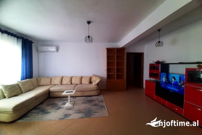 Shtepi me qera 2+1 ne Tirane - 400 Euro