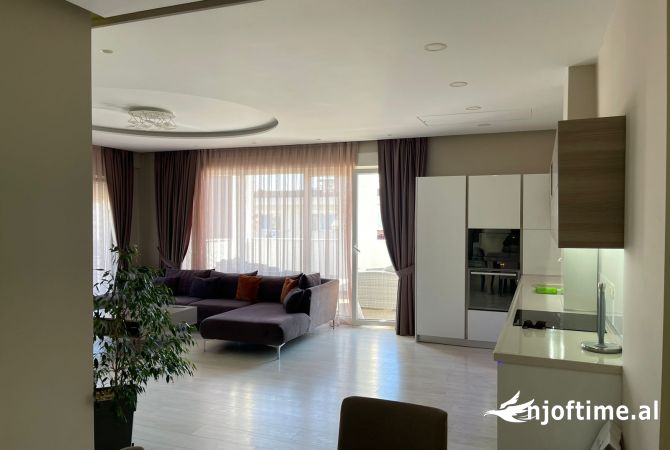 Shtepi me qera 3+1 ne Tirane - 1,100 Euro