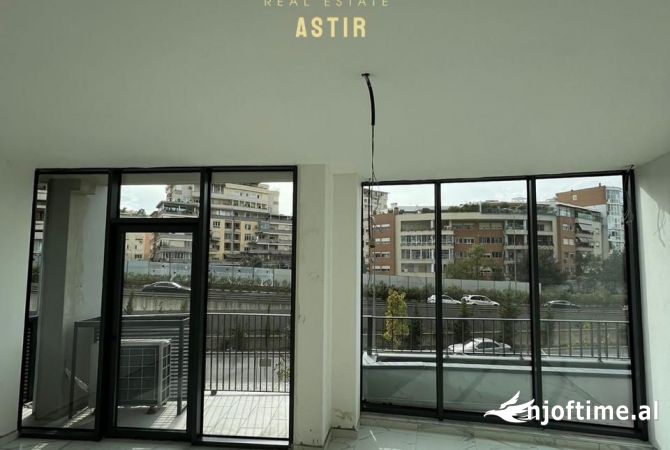 Ambient biznesi me qera 3+1 ne Tirane - 1,000 Euro