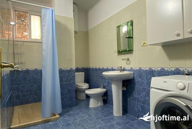 Shtepi me qera Shtepi Private ne Tirane, 2+1, Mobilimi E mobiluar, Pagesa 500  Euro.