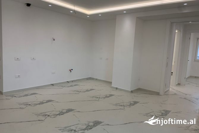Shtepi me qera Apartament ne Tirane, 2+1, Mobilimi E mobiluar, Pagesa 1,000  Euro.