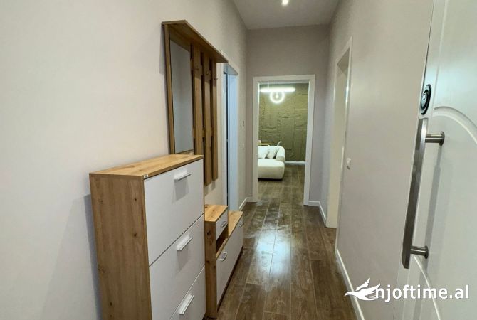 Shtepi me qera Apartament ne Tirane, 1+1, Mobilimi E mobiluar, Pagesa 700  Euro.