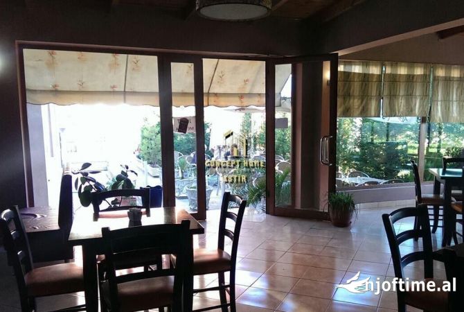 Ambient biznesi me qera 4+1 ne Tirane - 400 Euro