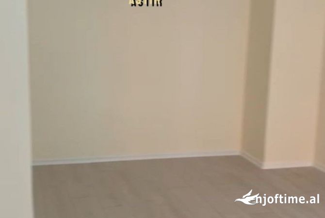 Ambient biznesi me qera 3+1 ne Tirane - 450 Euro