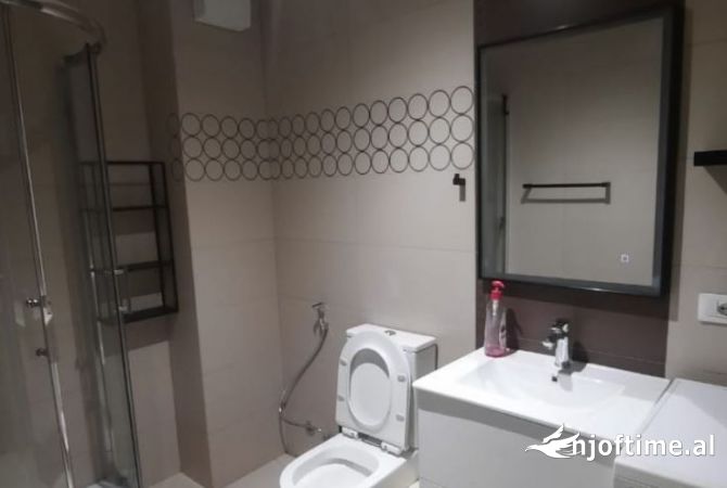 Shtepi me qera Apartament ne Tirane, 2+1, Mobilimi E mobiluar, Pagesa 500  Euro.