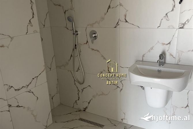 Ambient biznesi me qera 2+1 ne Tirane - 300 Euro