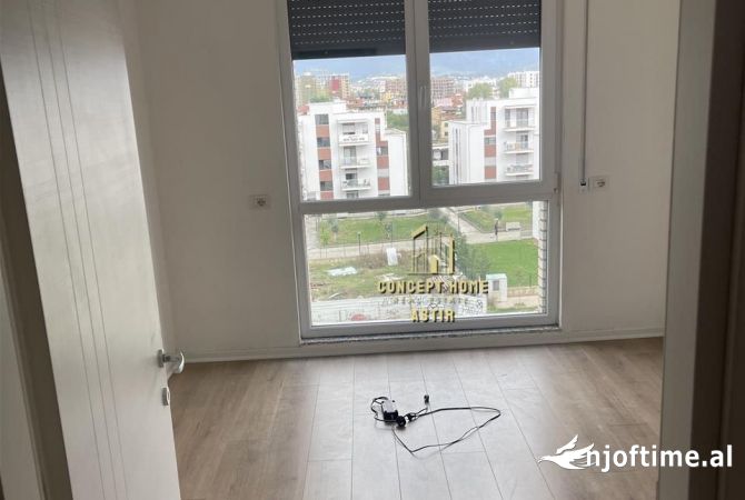 Ambient biznesi me qera 2+1 ne Tirane - 300 Euro
