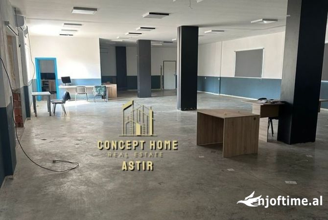 Ambiente Commerciale in Affitto 4+1 a Tirana - 1,200 Euro