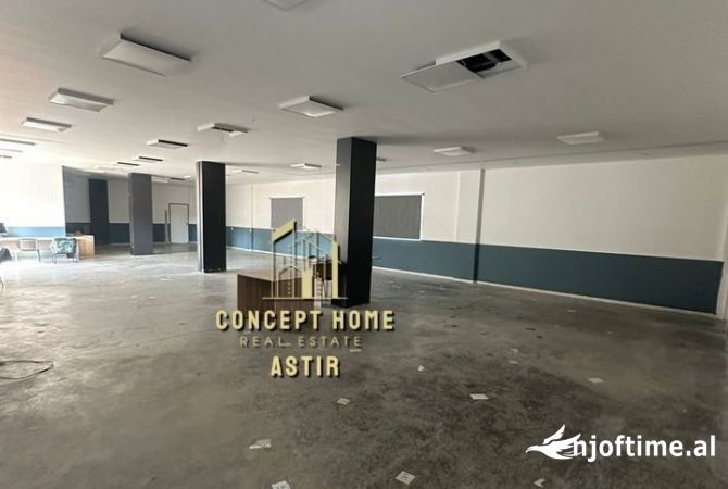 Ambiente Commerciale in Affitto 4+1 a Tirana - 1,200 Euro
