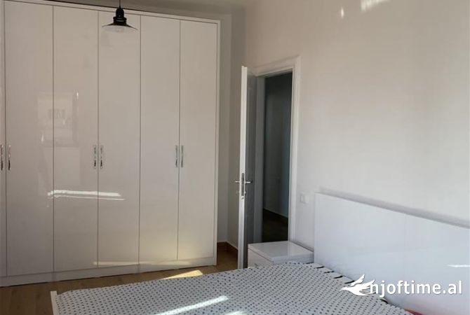 Shtepi me qera Apartament ne Tirane, 1+1, Mobilimi E mobiluar, Pagesa 500  Euro.