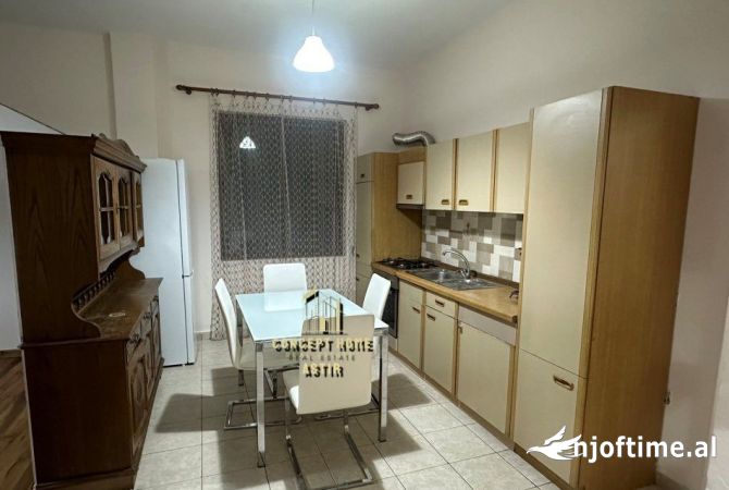 Shtepi me qera 2+1 ne Tirane - 450 Euro