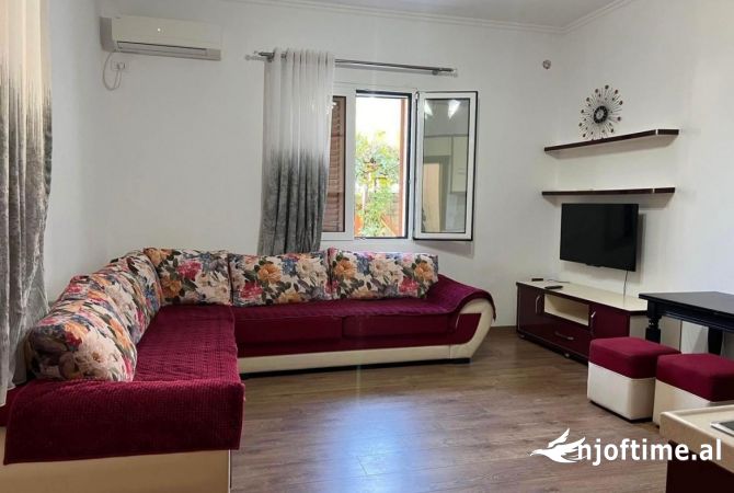 Shtepi me qera 2+1 ne Tirane - 500 Euro