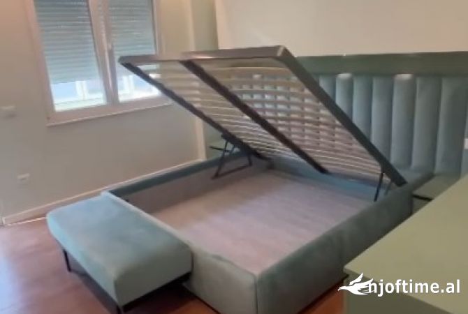 Shtepi ne shitje Apartament ne Tirane, 2+1, Mobilimi E mobiluar, Pagesa 315,000  Euro.